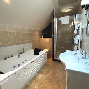 Habitación con Cama King
